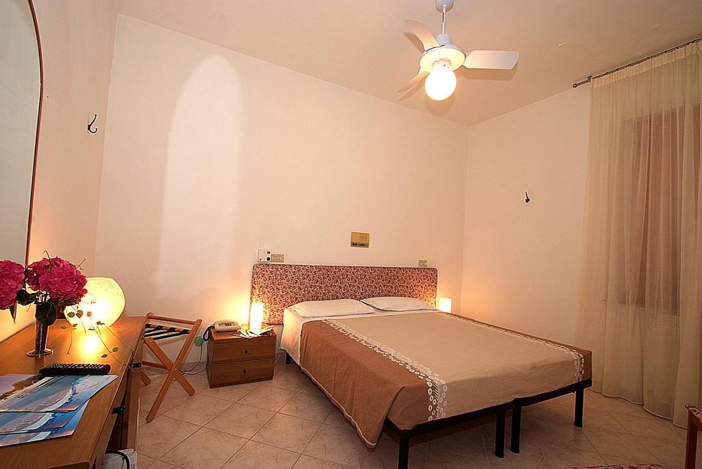 Albergo Le Sorgenti Chianciano Terme Rum bild